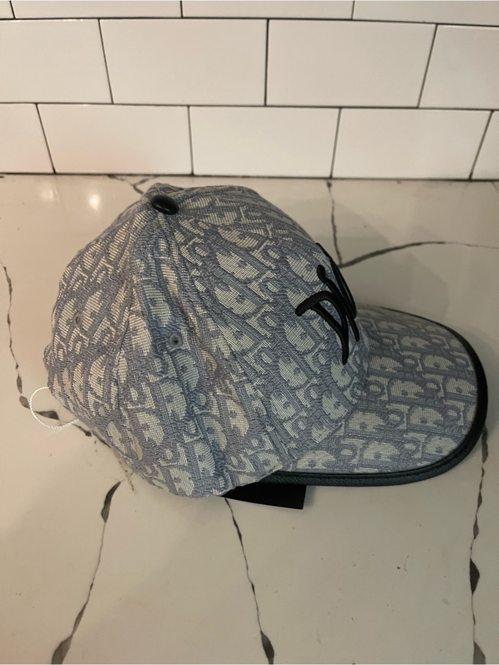 Mens Designer Hat. - Picture 5 of 5